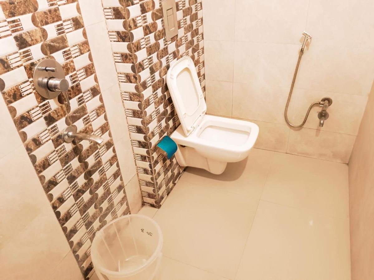 Hotel De Tark Near Igi Airport Delhi New Delhi Exterior photo
